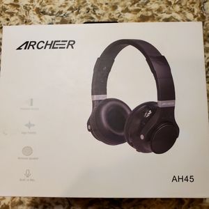 Blue tooth wireless headphones